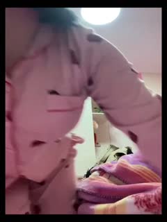 家庭和大嫂的乱伦史7果然印证了海友的话大嫂很骚还和别人骚聊发裸视频