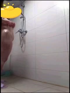 家庭和大嫂的乱伦史5偷拍大嫂沐浴纹身翅膀真实让人想入非非视频