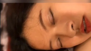 家庭乱伦小姨子喝醉了终于可以跟她一起睡了视频