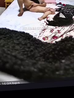 家庭乱伦公公操儿媳监控拍到儿媳手淫全过程平时文静的儿媳居然这么疯狂视频
