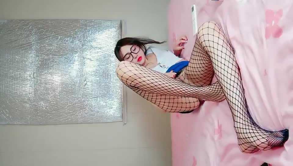 家庭小姨子和姐夫乱伦4视频