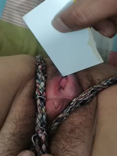 母子乱伦抚摸妈妈阴唇的一分钟视频